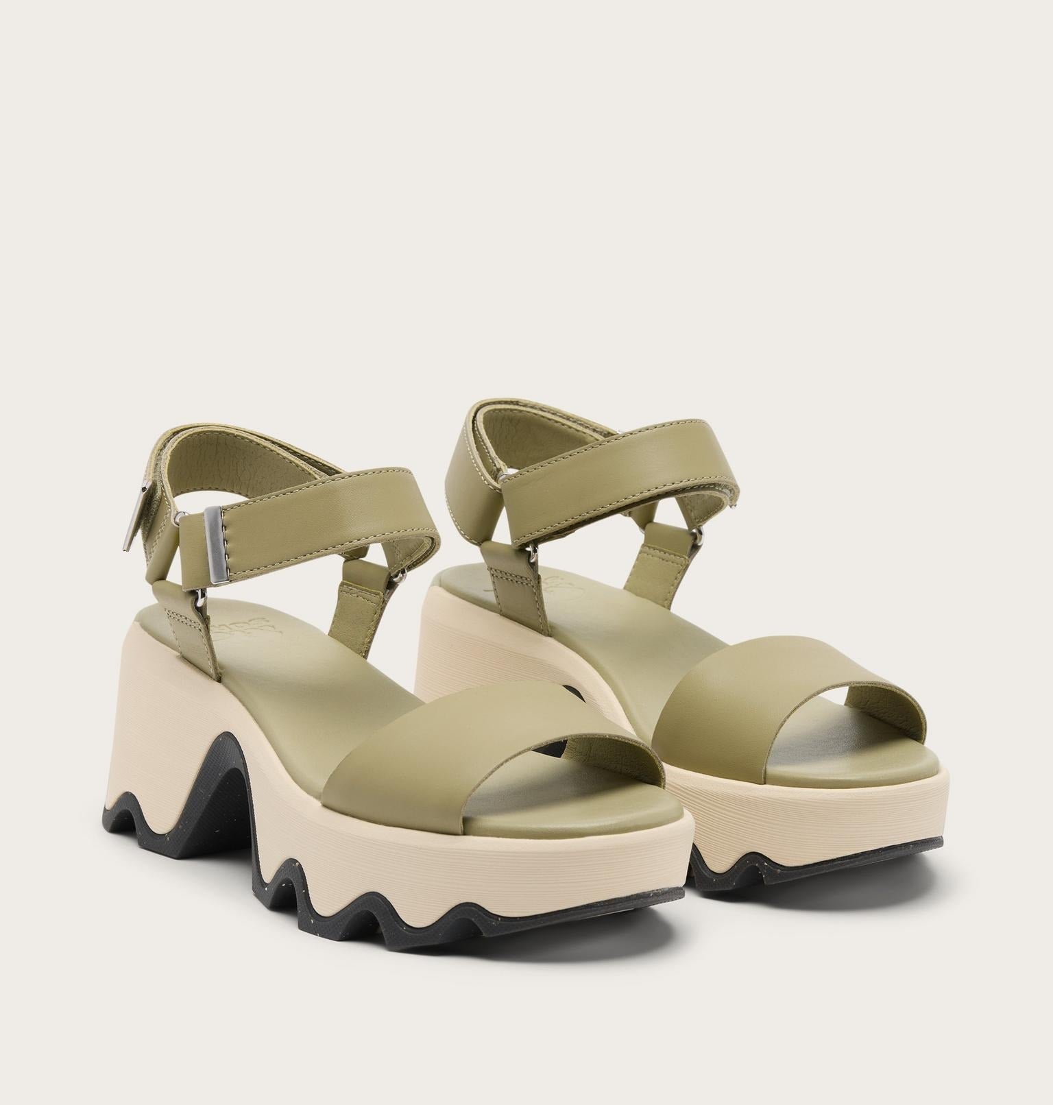 Kinetic™ Aura Y-Strap Women's Sandal - Dusty Twill, Gum 18