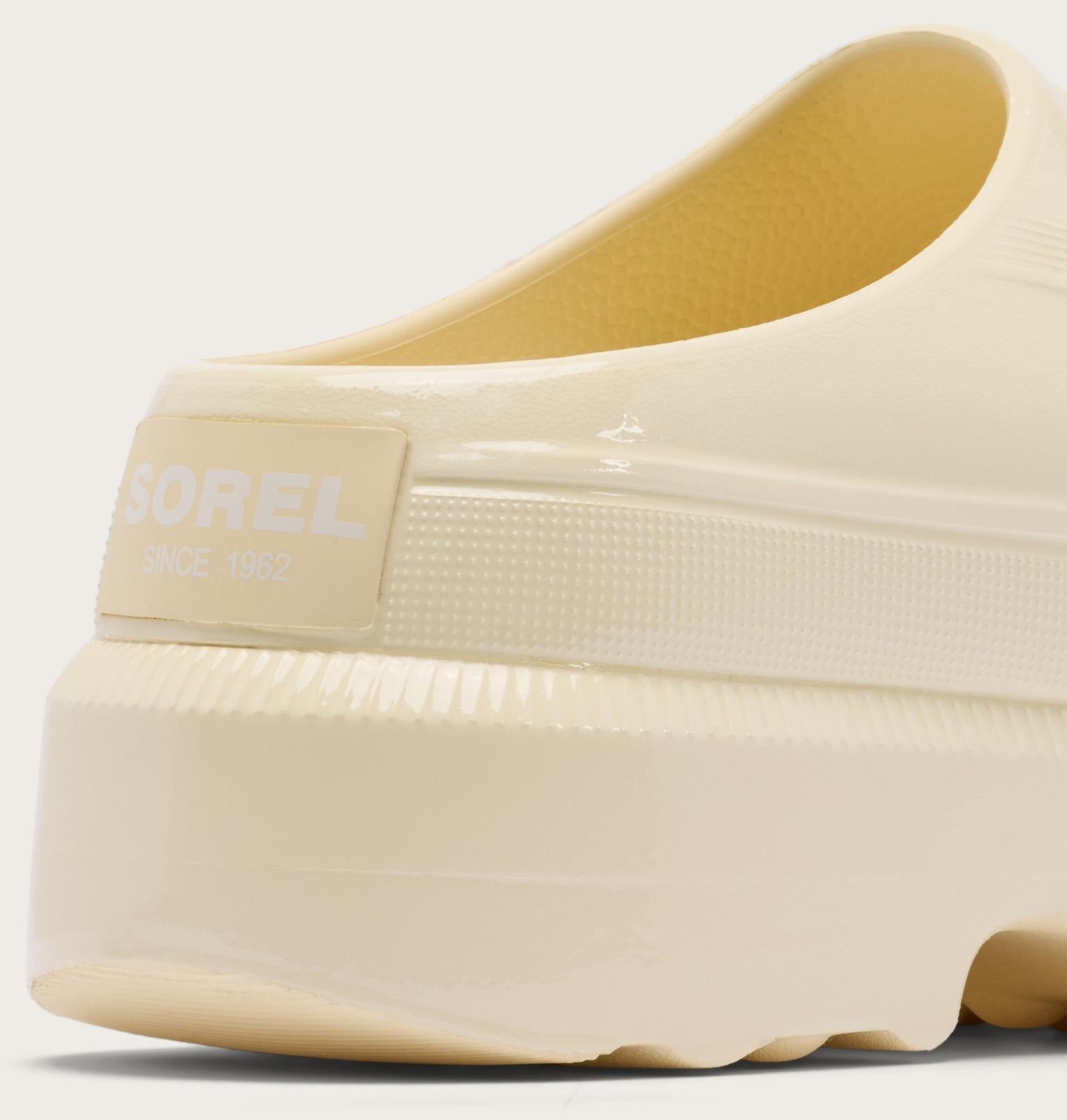 Caribou™ Clog Lux Women's Shoe - Honey White, Sea Salt